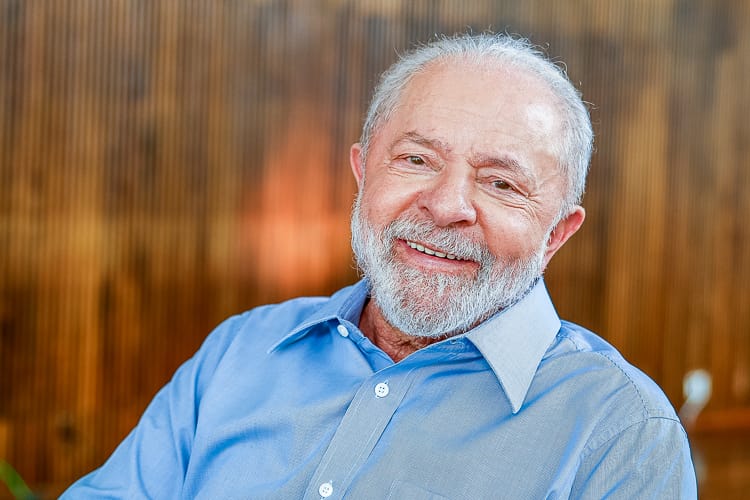 O Brasil voltou! Em seis meses, Lula promove união e reconstrução nacional